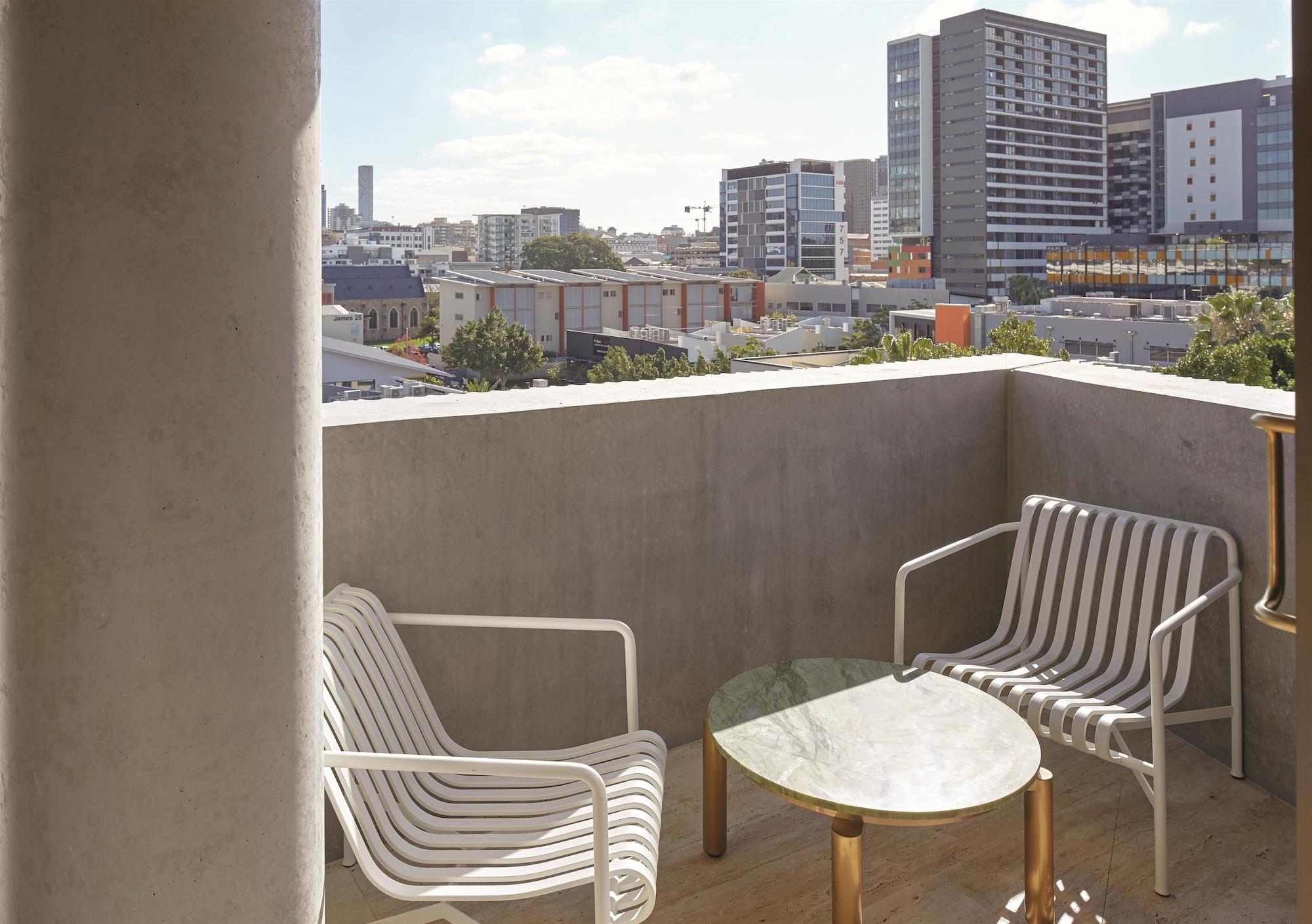 The Calile Hotel Brisbane Eksteriør billede A balcony at the Standard East Village